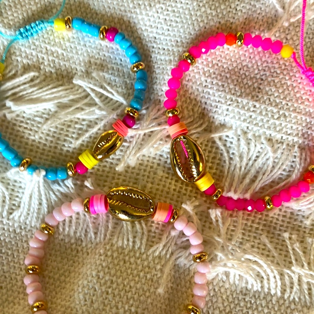 New Super Cool Boho Gold Puka Shell Bracelet Blue Small Shell Gold